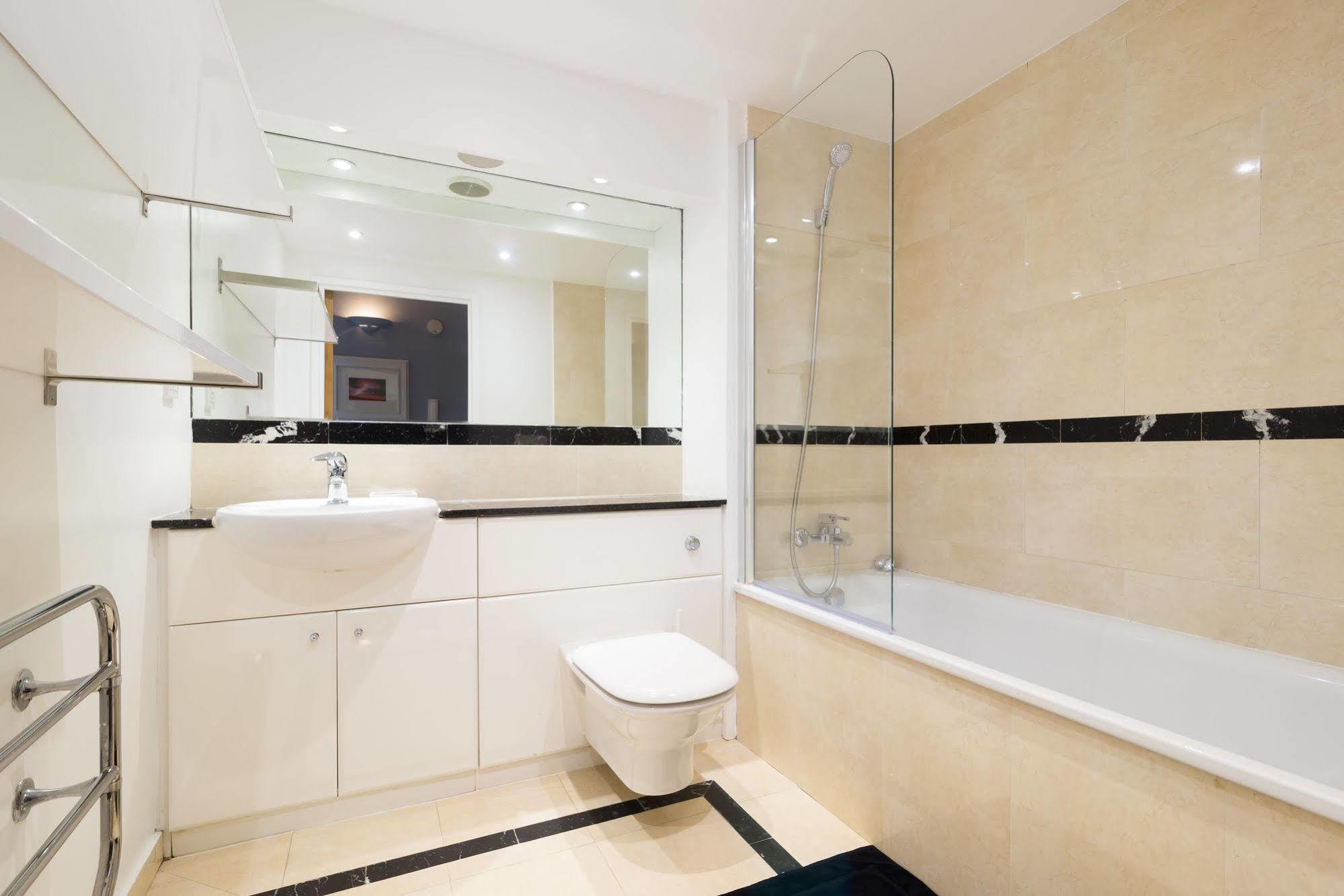 Seagull Lane Serviced Apartment London Bagian luar foto