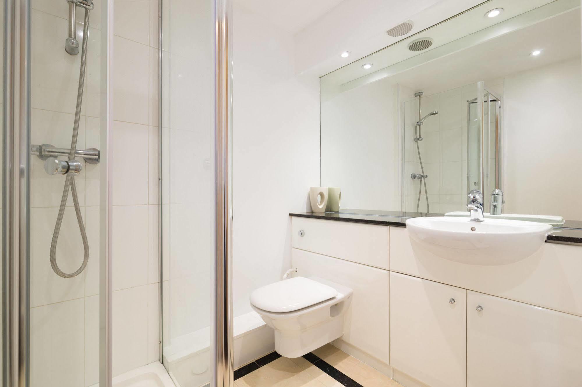 Seagull Lane Serviced Apartment London Bagian luar foto